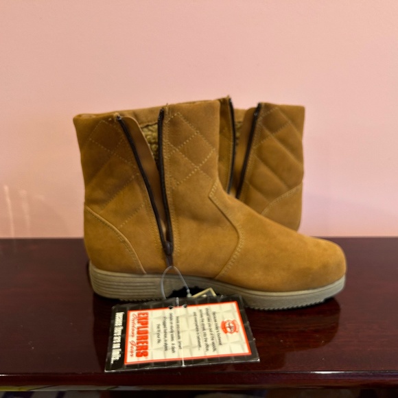 Explorers Suede Boots Size 8.5 - Picture 1 of 7